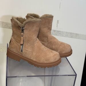 F & 8 fashion classis women’s boots size 39 new never worn